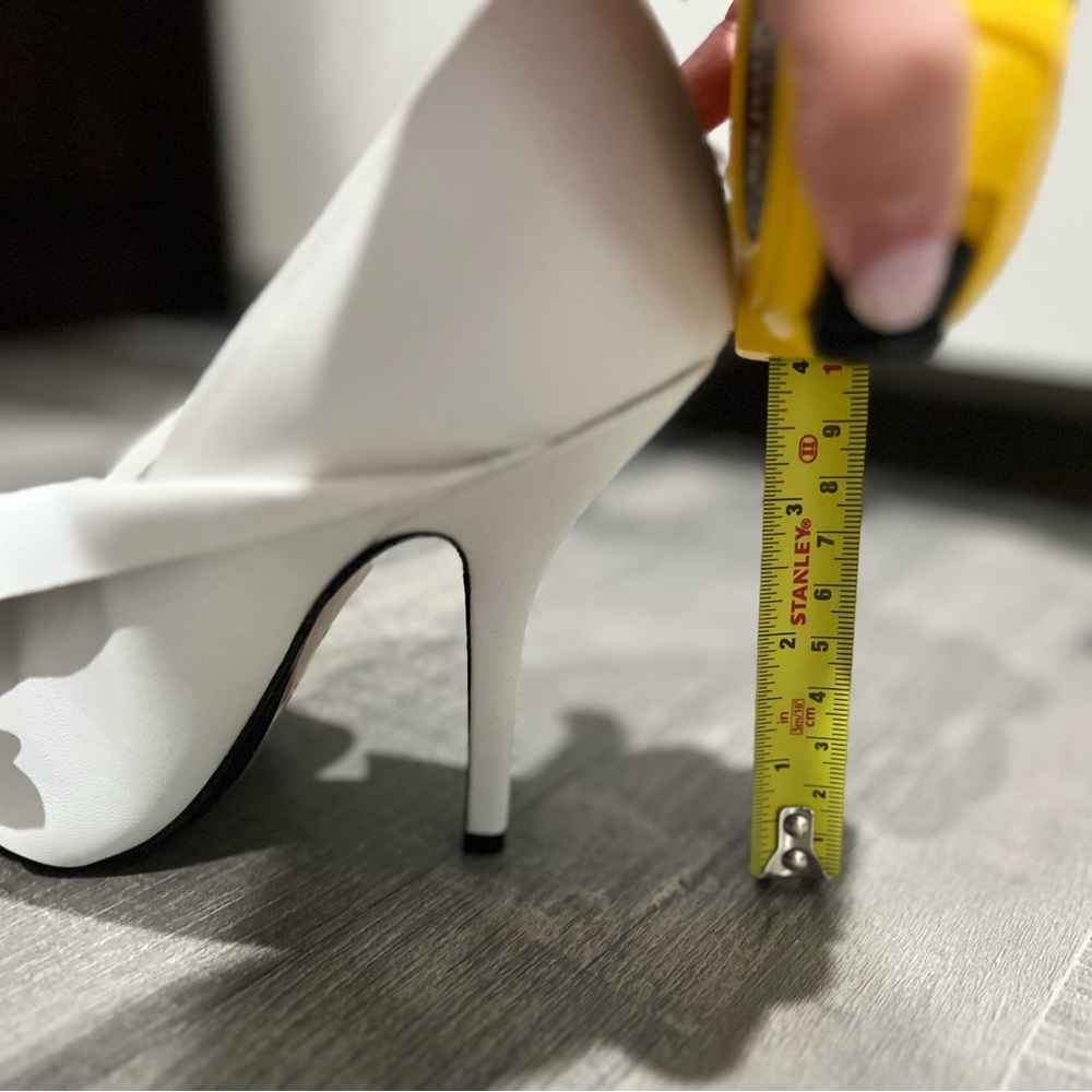 Nº21 Super Adorable Designer Heels with a Bow🎀 - Picture 8 of 8